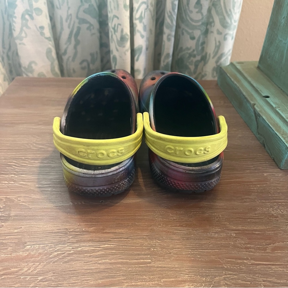 CROCS Kids Tie Dye Crocs with Yellow Strap - Picture 4 of 5